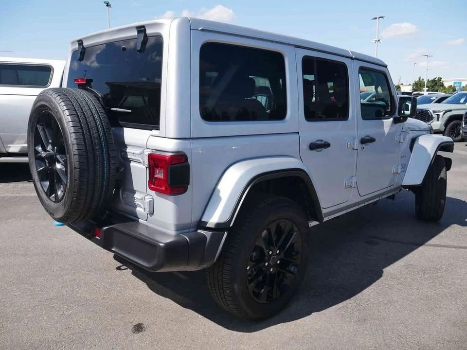 2024 Jeep JL Wrangler - Image 12 of 20