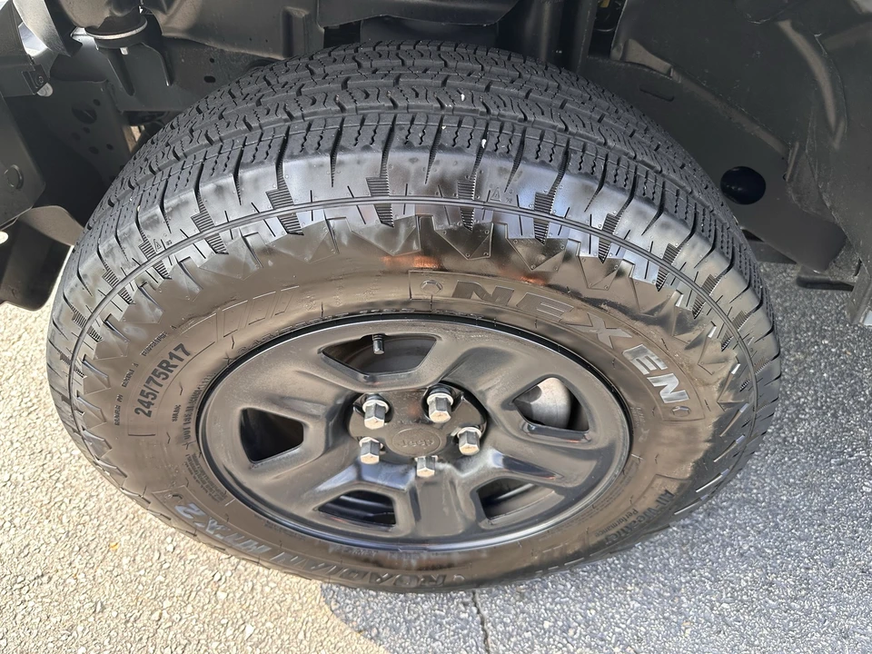 2024 Jeep JL Wrangler - Image 26 of 27