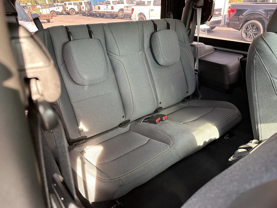 2024 Jeep JL Wrangler - Image 14 of 27