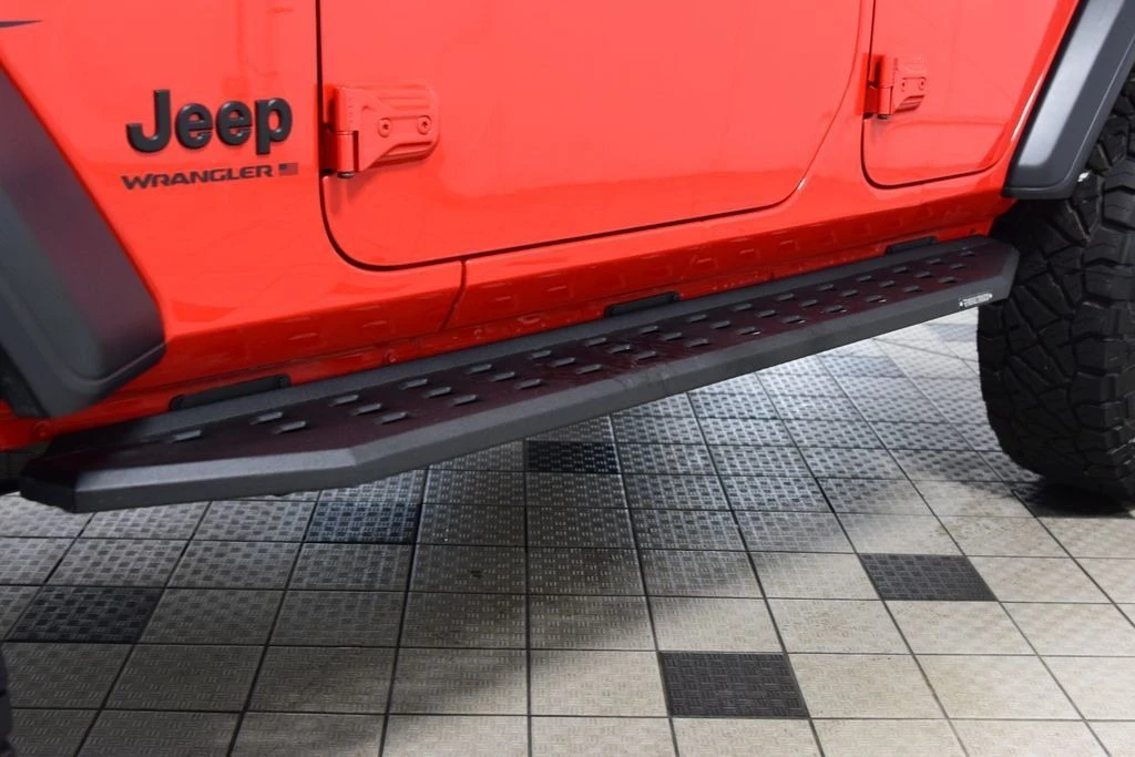 2024 Jeep JL Wrangler - Image 18 of 31