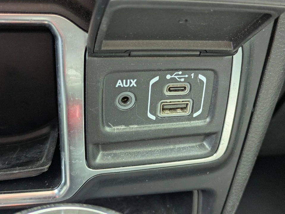 2024 Jeep JL Wrangler - Image 24 of 30