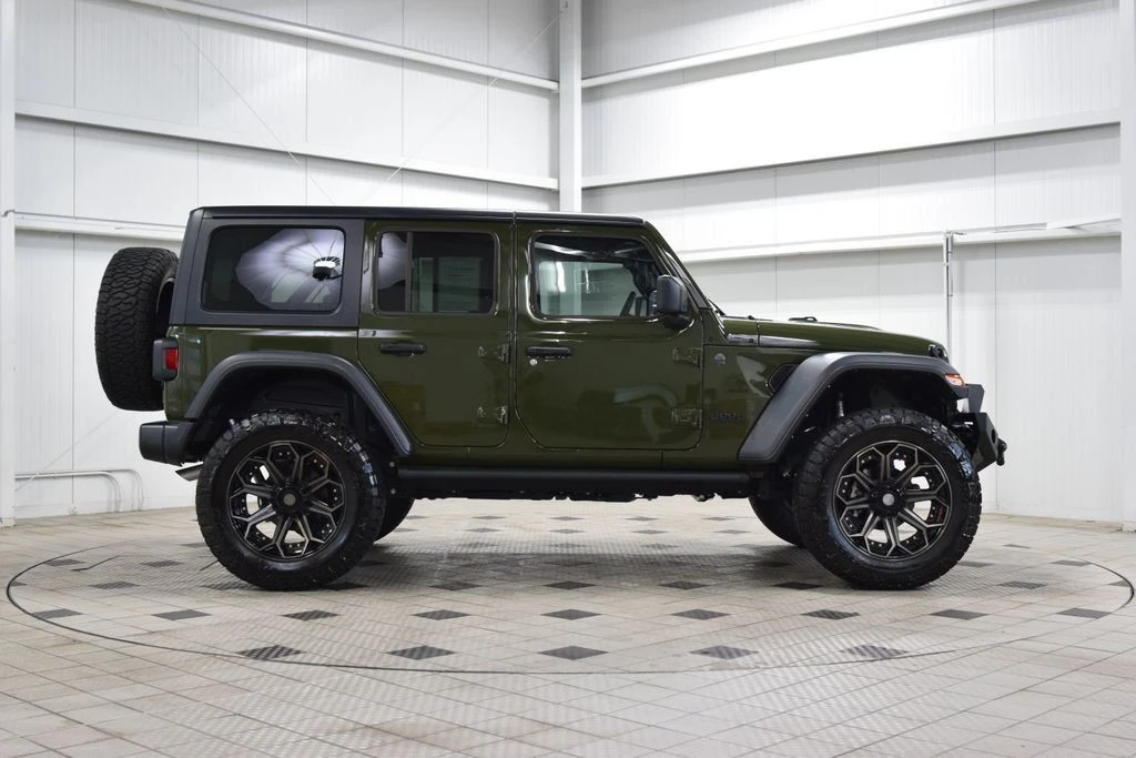 2024 Jeep JL Wrangler - Image 9 of 31