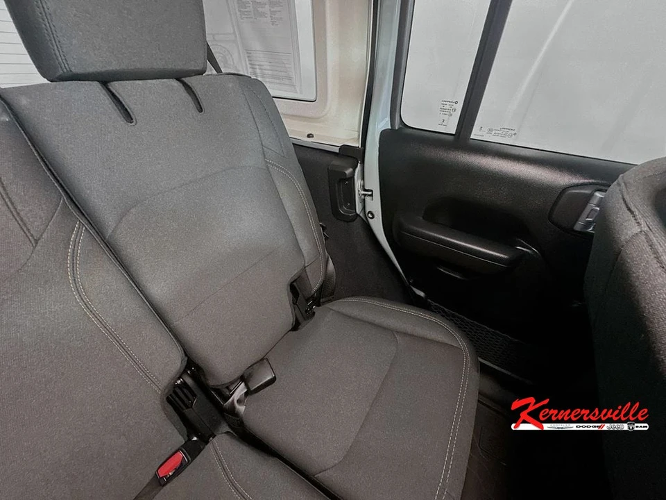 2024 Jeep JL Wrangler - Image 14 of 21
