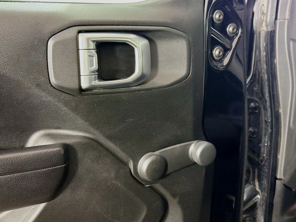 2024 Jeep JL Wrangler - Image 20 of 31