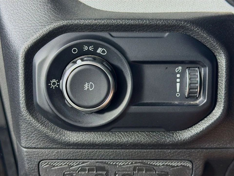 2024 Jeep JL Wrangler - Image 11 of 31
