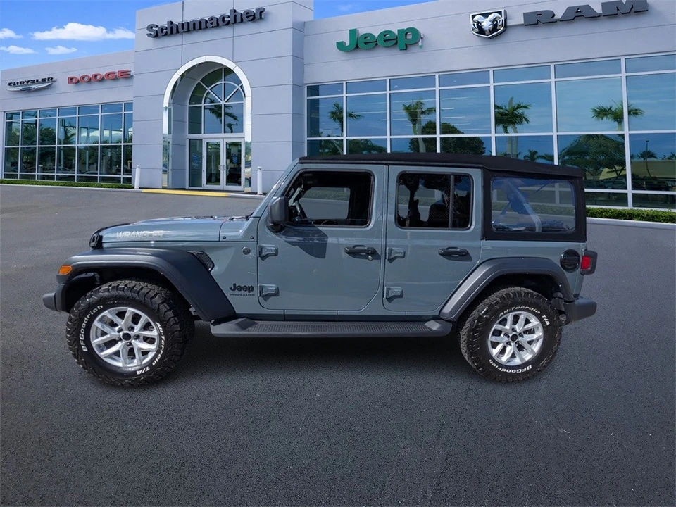 2024 Jeep JL Wrangler - Image 4 of 12