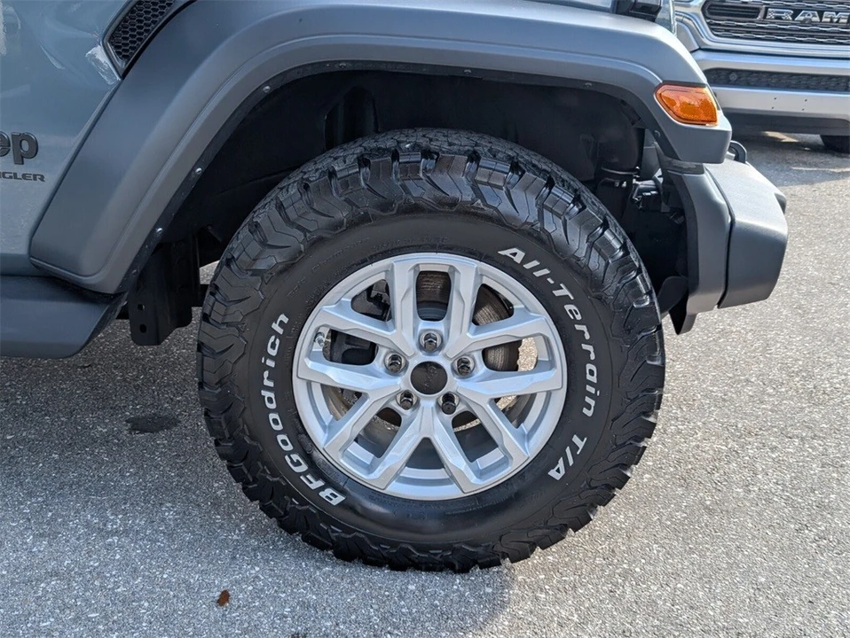 2024 Jeep JL Wrangler - Image 9 of 12