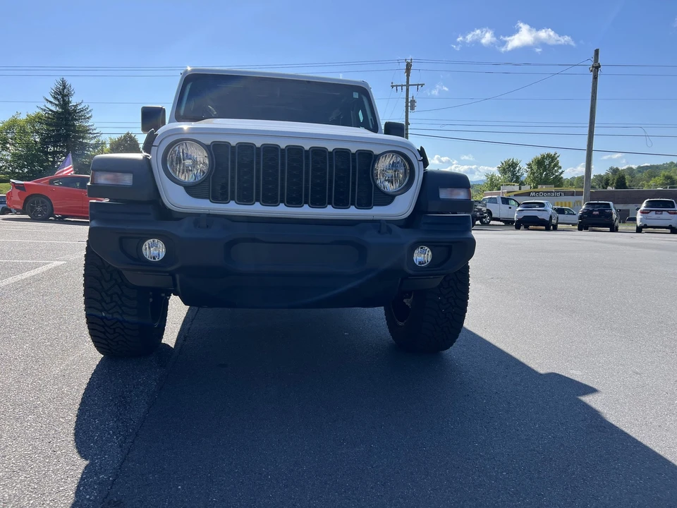2024 Jeep JL Wrangler - Image 5 of 12