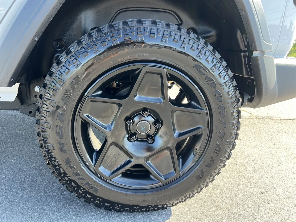 2024 Jeep JL Wrangler - Image 7 of 18