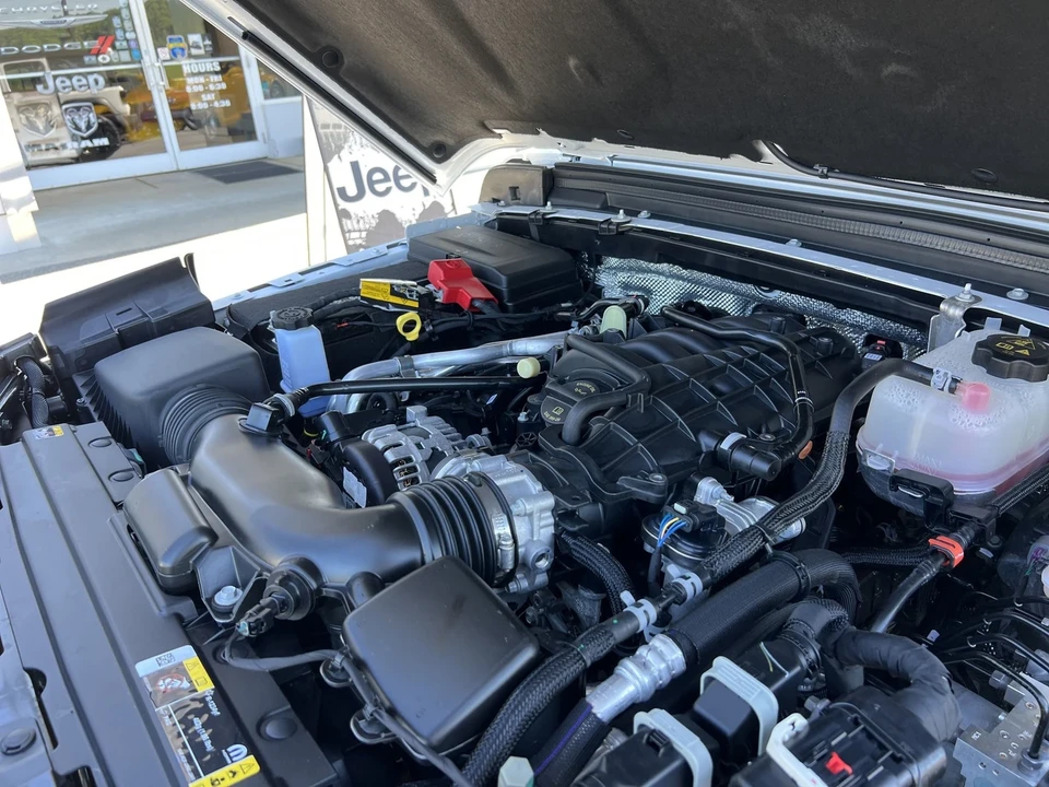 2024 Jeep JL Wrangler - Image 18 of 18