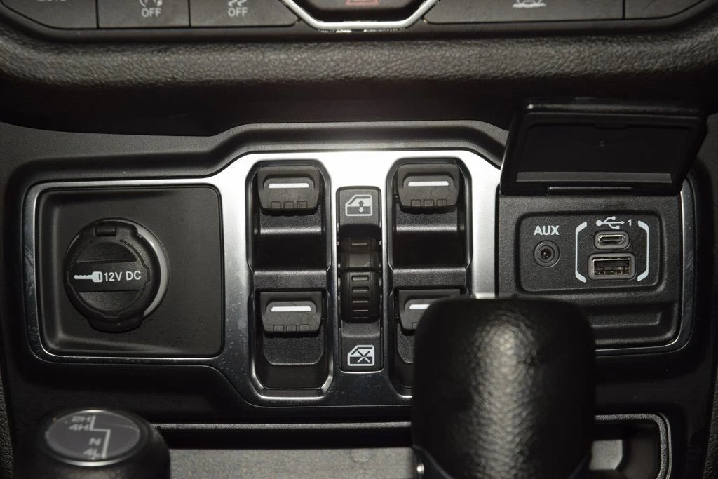 2024 Jeep JL Wrangler - Image 30 of 31