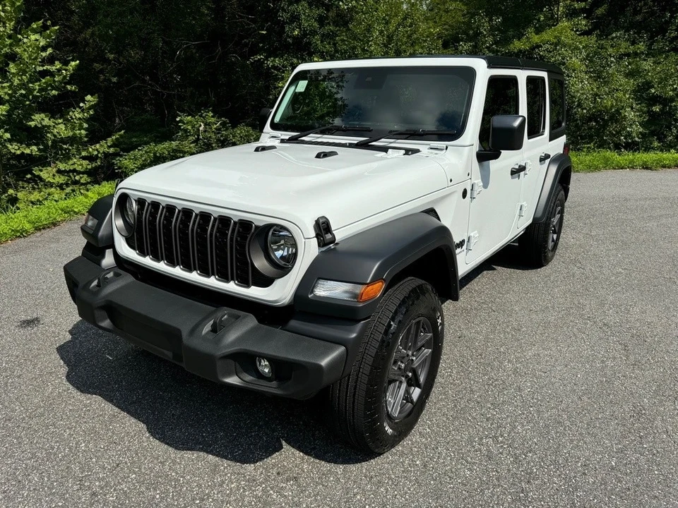 2024 Jeep JL Wrangler - Image 3 of 12