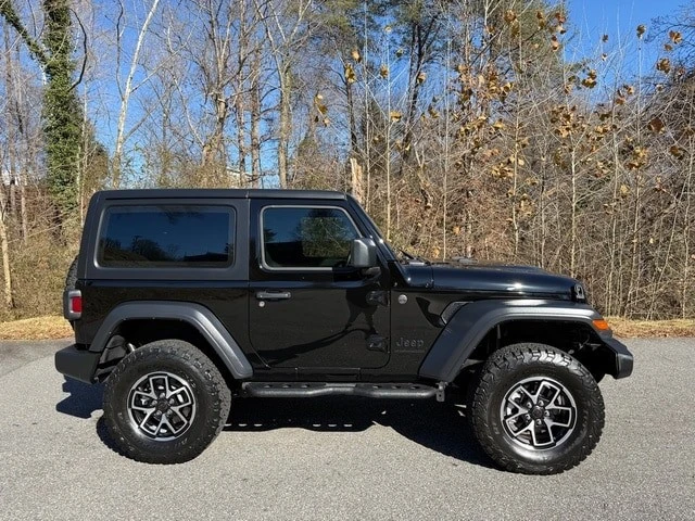 2024 Jeep JL Wrangler - Image 5 of 12