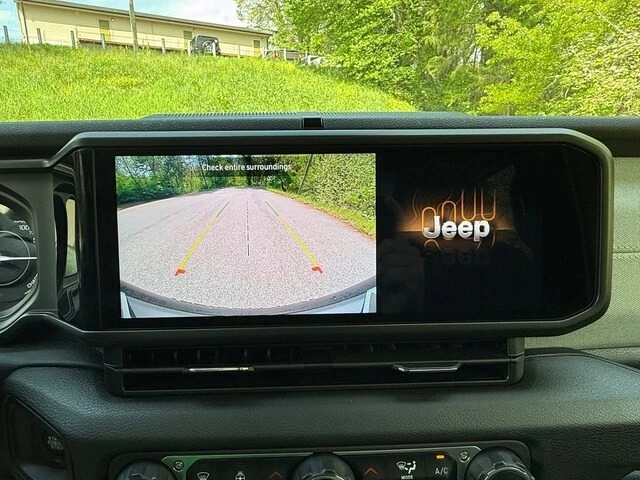 2024 Jeep JL Wrangler - Image 23 of 29