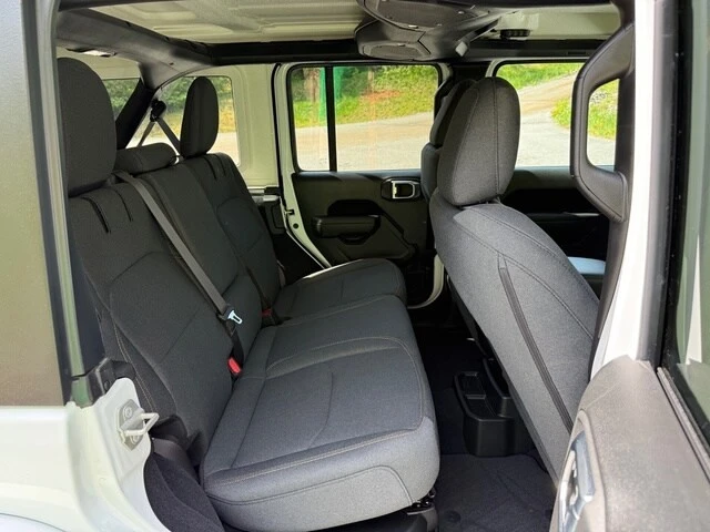 2024 Jeep JL Wrangler - Image 17 of 29