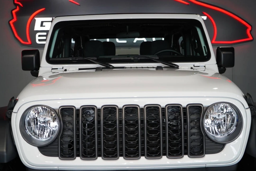 2024 Jeep JL Wrangler - Image 11 of 21