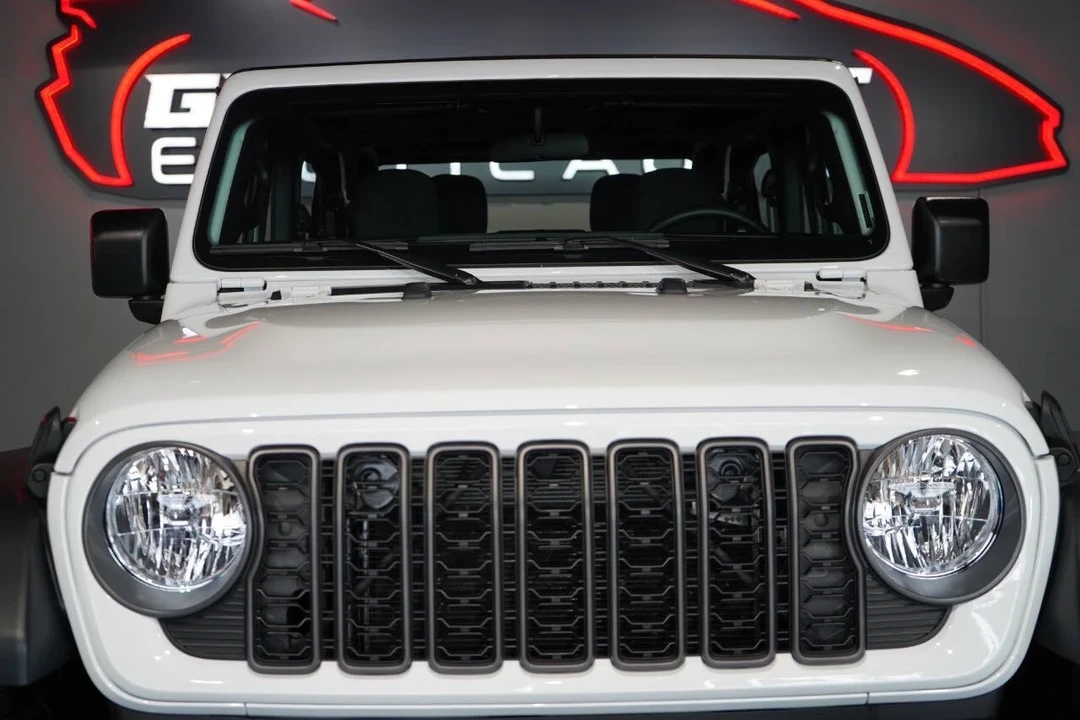 2024 Jeep JL Wrangler - Image 11 of 12