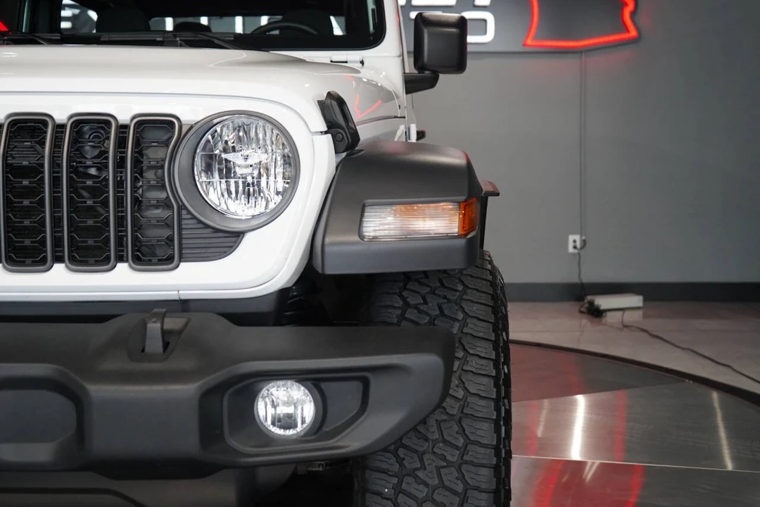 2024 Jeep JL Wrangler - Image 14 of 21