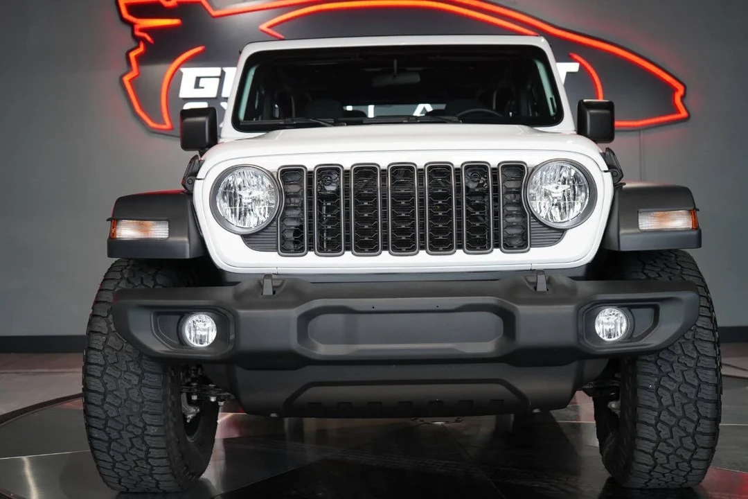 2024 Jeep JL Wrangler - Image 10 of 12