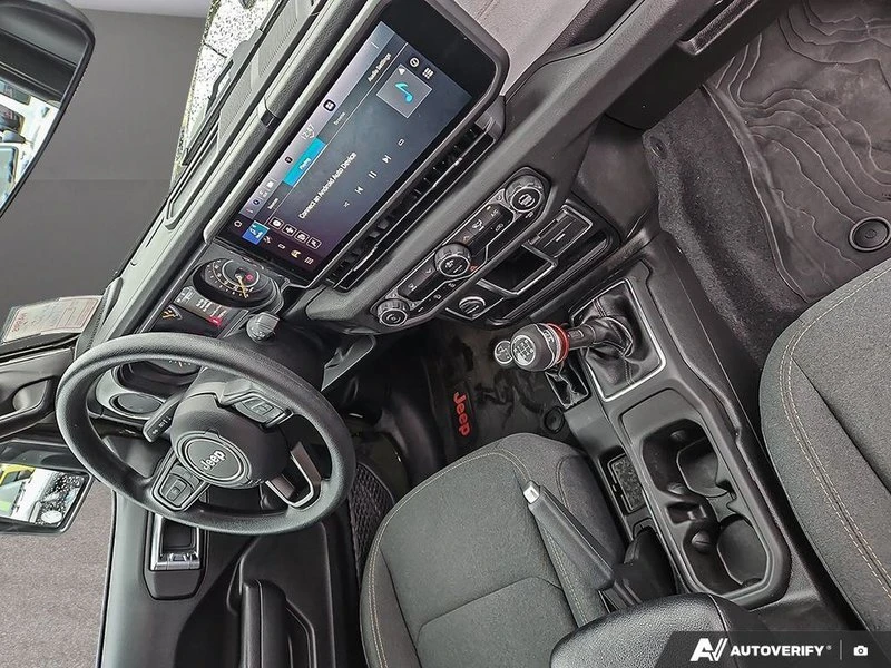 2024 Jeep JL Wrangler - Image 15 of 20
