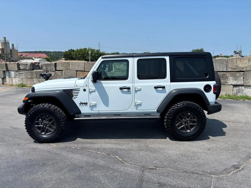 2024 Jeep JL Wrangler - Image 4 of 13