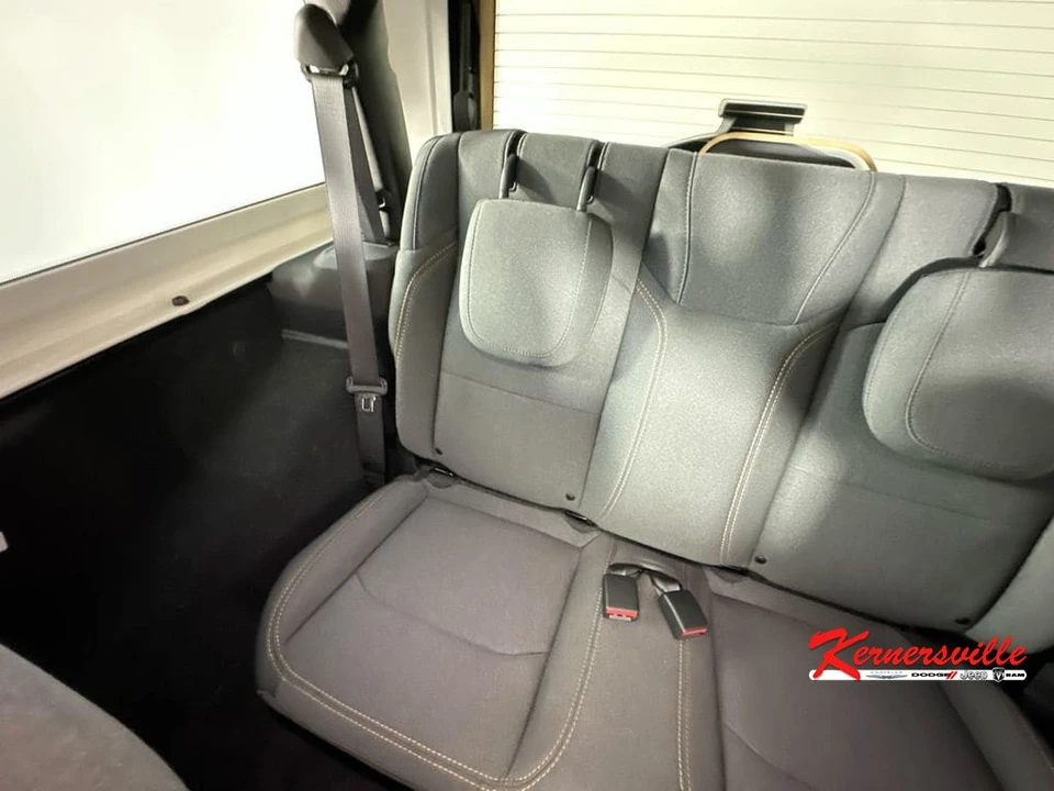 2024 Jeep JL Wrangler - Image 12 of 24