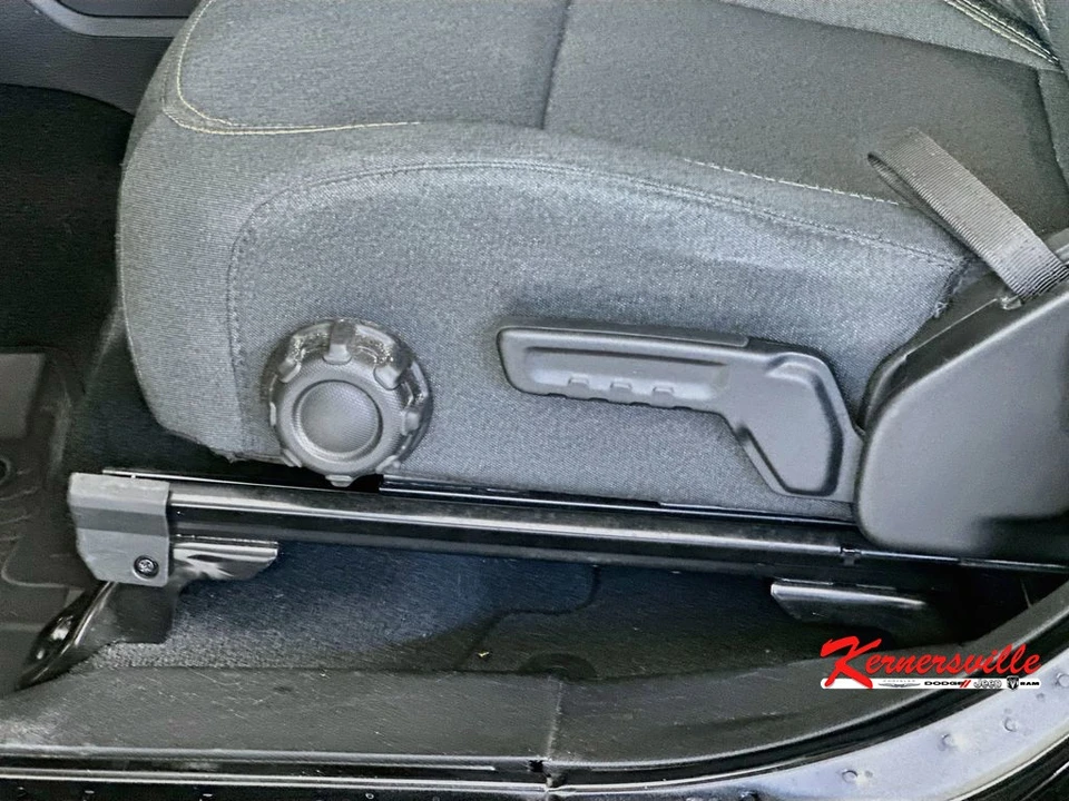 2024 Jeep JL Wrangler - Image 23 of 24