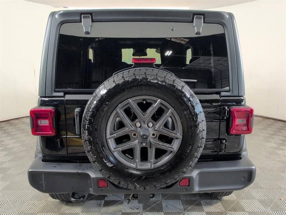 2024 Jeep JL Wrangler - Image 11 of 12