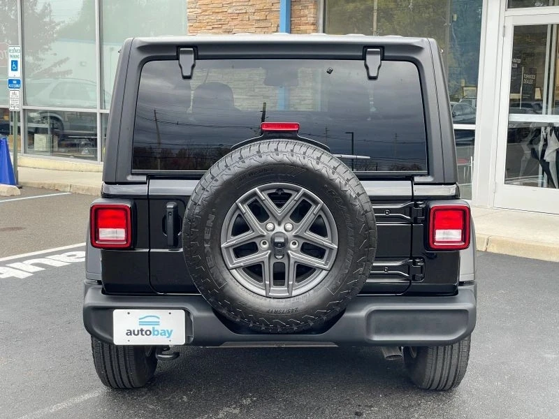 2024 Jeep JL Wrangler - Image 11 of 12