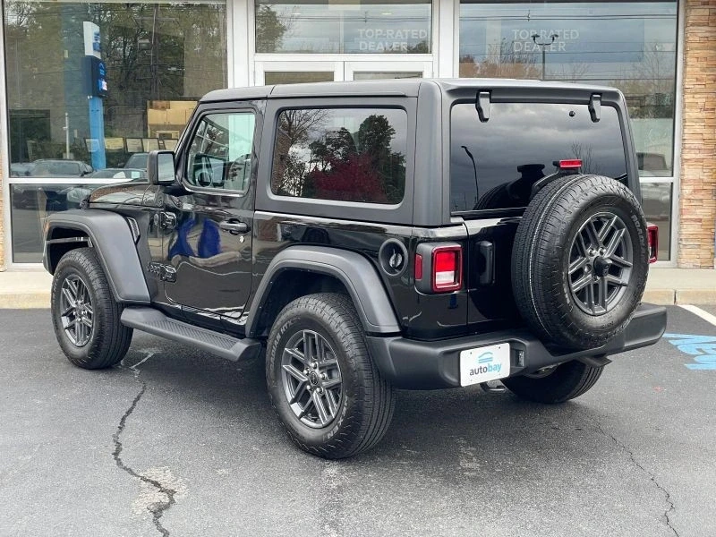 2024 Jeep JL Wrangler - Image 8 of 12