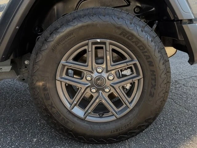 2024 Jeep JL Wrangler - Image 15 of 31