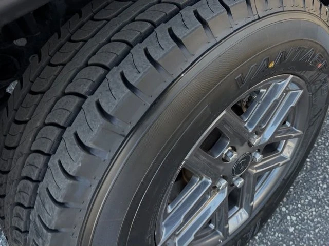 2024 Jeep JL Wrangler - Image 16 of 31