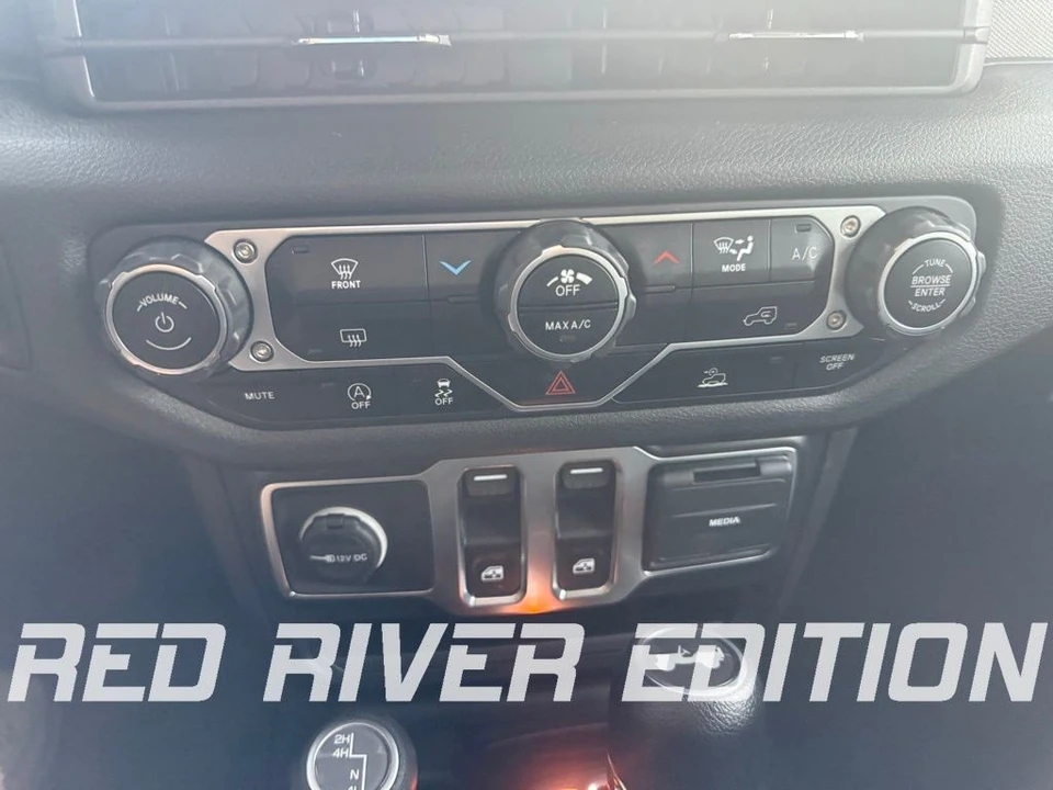 2024 Jeep JL Wrangler - Image 15 of 18
