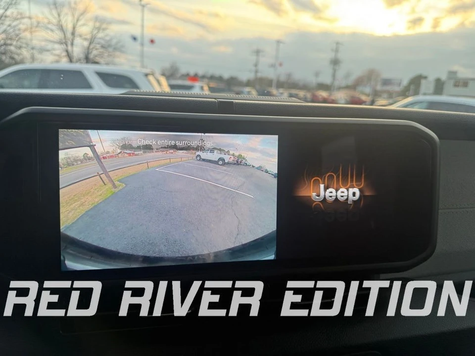 2024 Jeep JL Wrangler - Image 17 of 18