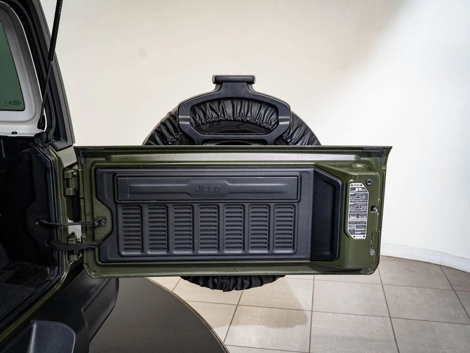 2024 Jeep JL Wrangler - Image 18 of 21