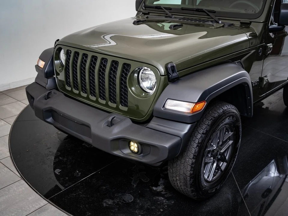 2024 Jeep JL Wrangler - Image 3 of 21