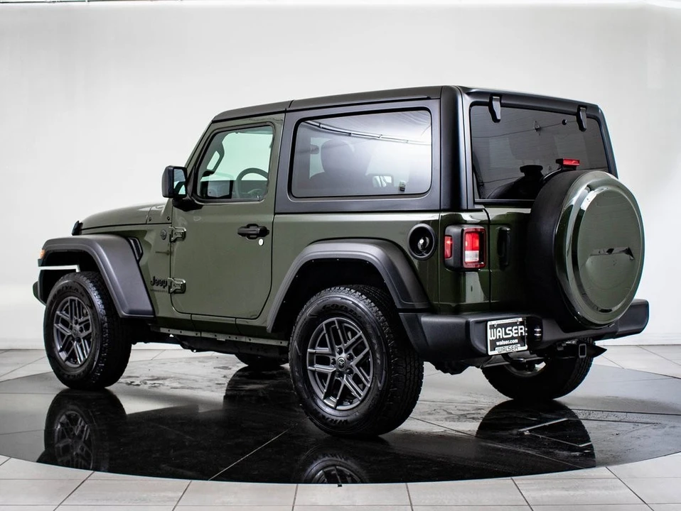 2024 Jeep JL Wrangler - Image 11 of 21