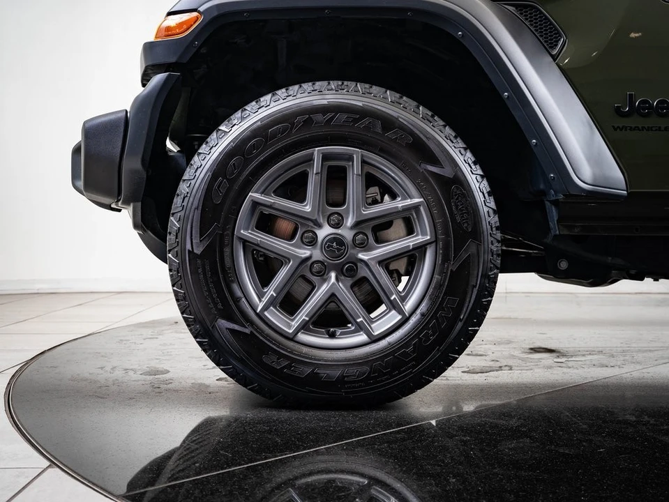 2024 Jeep JL Wrangler - Image 13 of 21