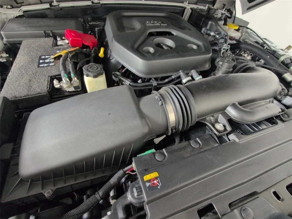 2024 Jeep JL Wrangler - Image 15 of 21
