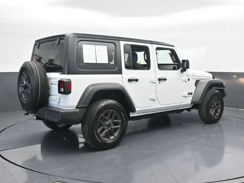 2024 Jeep JL Wrangler - Image 6 of 12