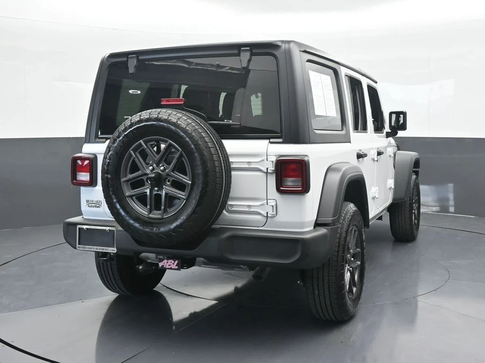 2024 Jeep JL Wrangler - Image 5 of 12