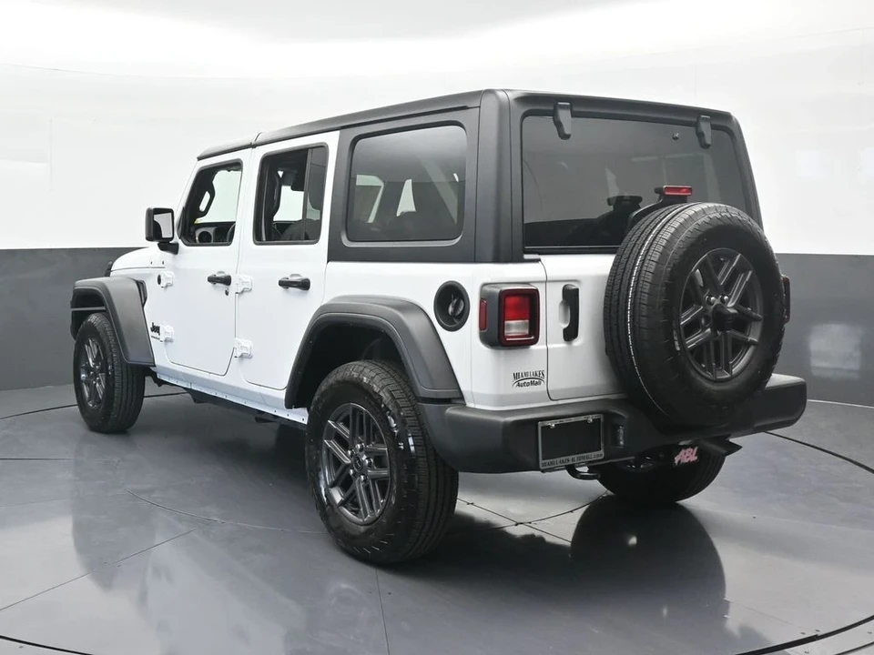 2024 Jeep JL Wrangler - Image 4 of 12