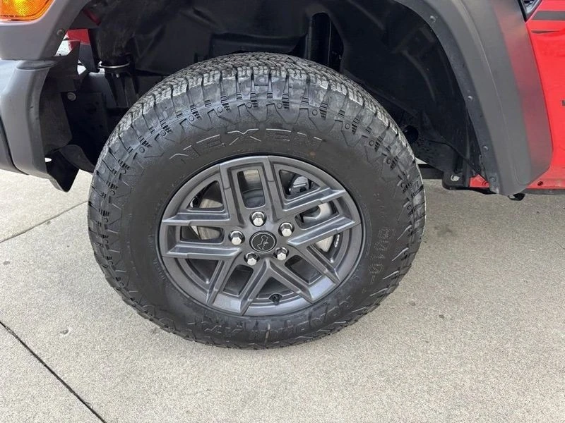 2024 Jeep JL Wrangler - Image 7 of 21
