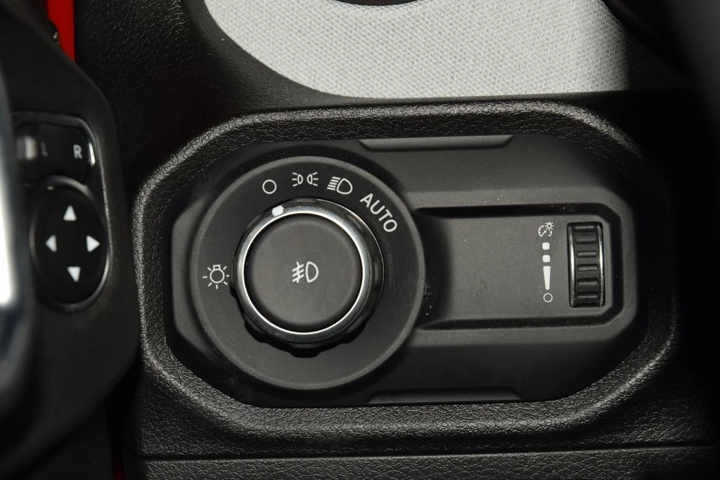 2024 Jeep JL Wrangler - Image 27 of 31