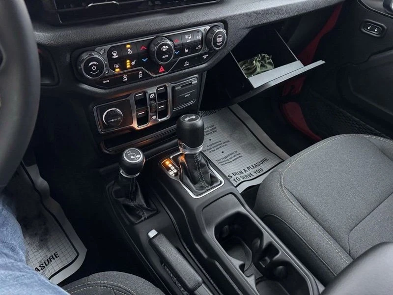 2024 Jeep JL Wrangler - Image 20 of 21
