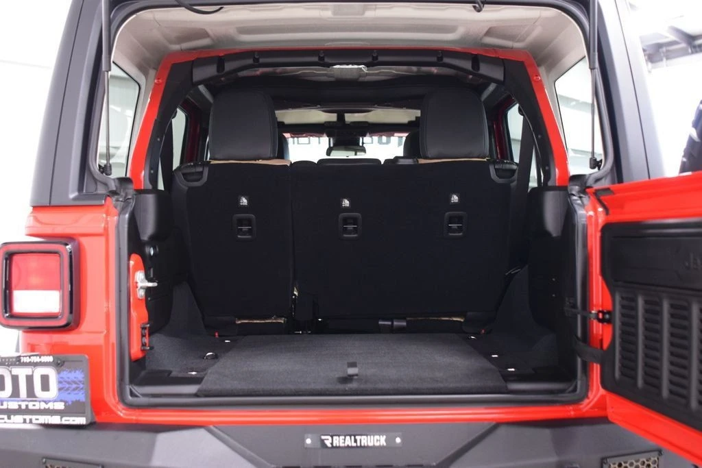 2024 Jeep JL Wrangler - Image 17 of 31