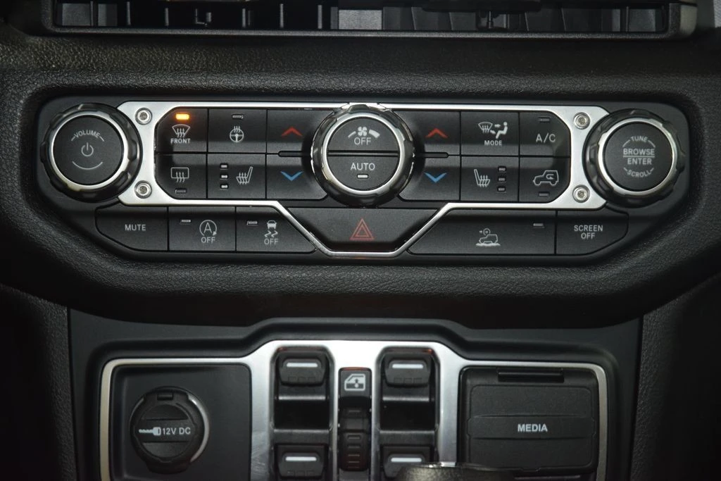 2024 Jeep JL Wrangler - Image 24 of 31