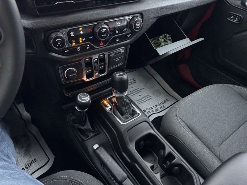2024 Jeep JL Wrangler - Image 20 of 21