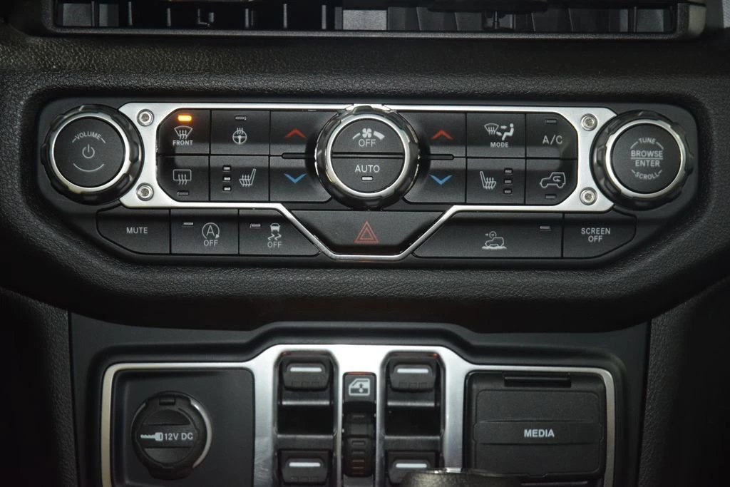 2024 Jeep JL Wrangler - Image 24 of 31