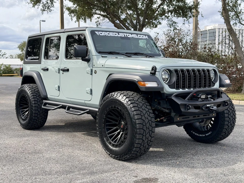 2024 Jeep JL Wrangler - Image 9 of 21